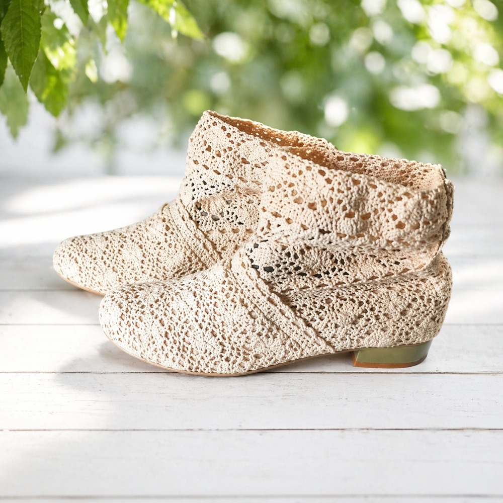 Vero Cuoio Boho Ankle Boots 42 (11.5) Beige NWOB Crochet Lace Green Block Heel